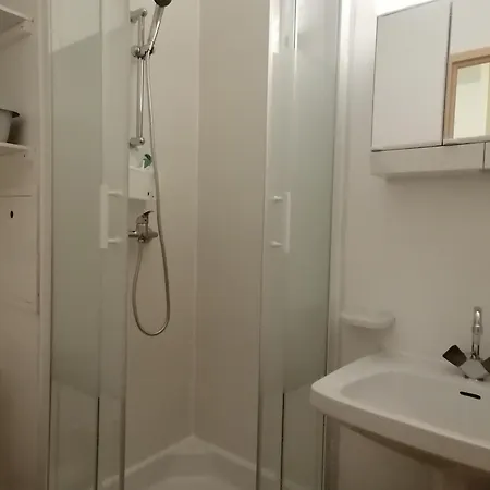 Fonctionnel Près Des Pistes Avec Parking Gratuit - Fr-1-181-2548 Appartement *